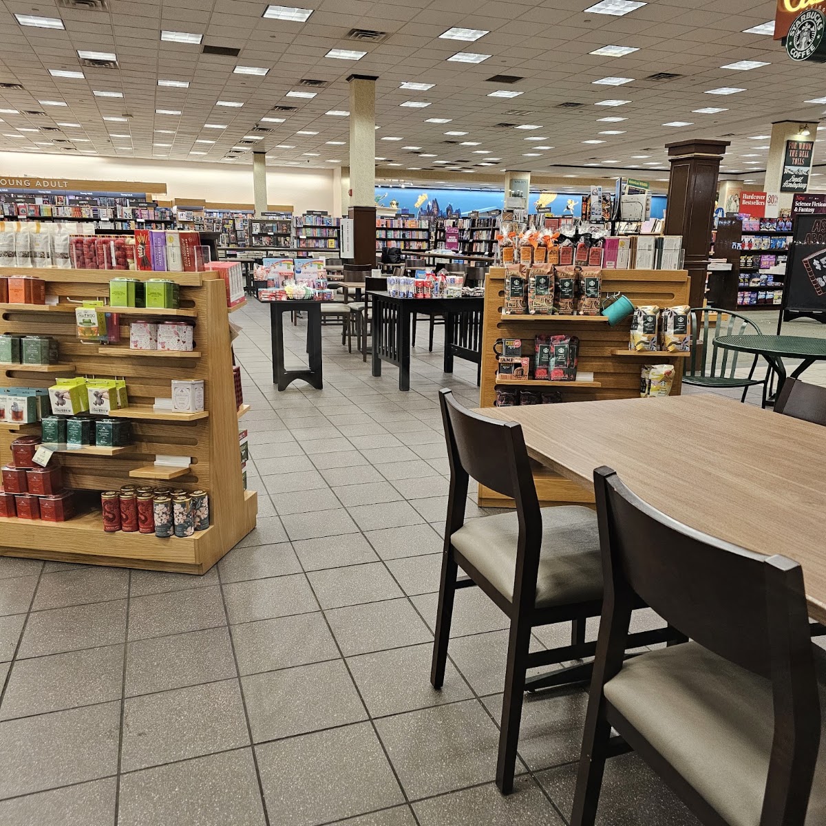 Starbucks Barnes & Noble — photo 1